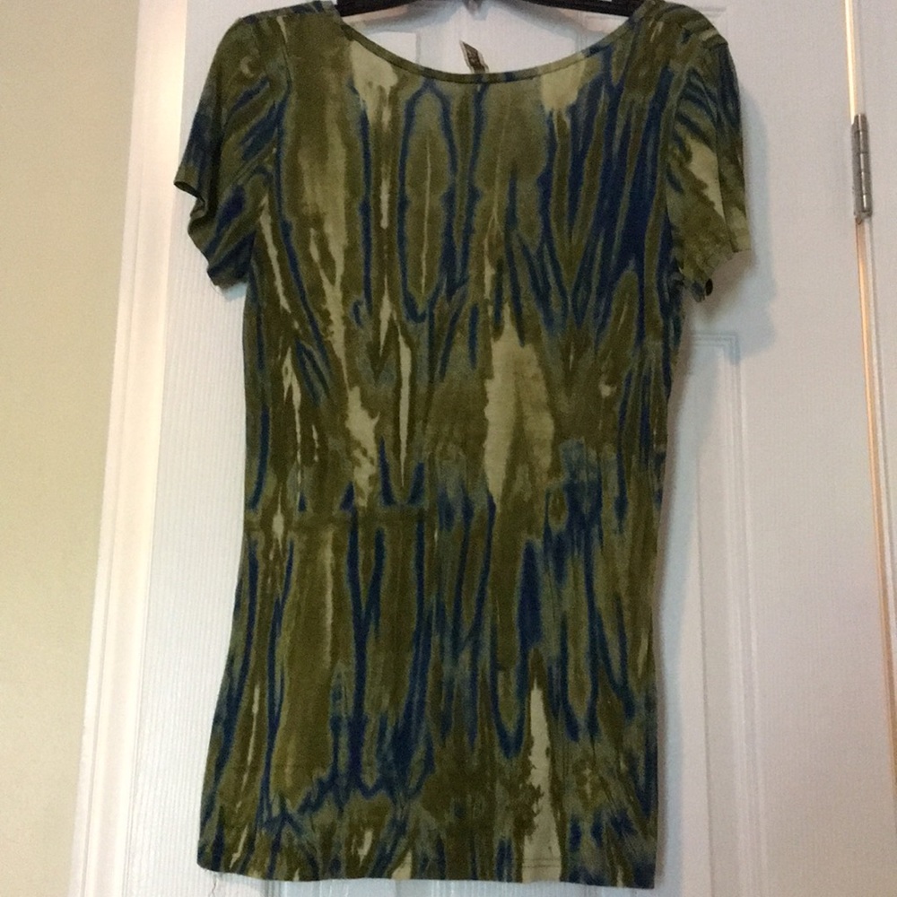 Fitted tee. - Picture 4 of 4